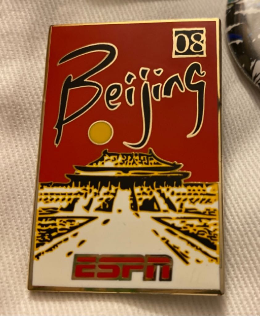 Disneyland Gifting Pin Releases