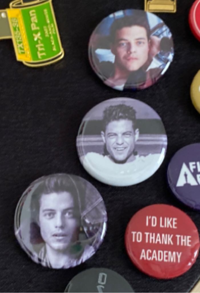 D&B Becca Button Pin Set 2