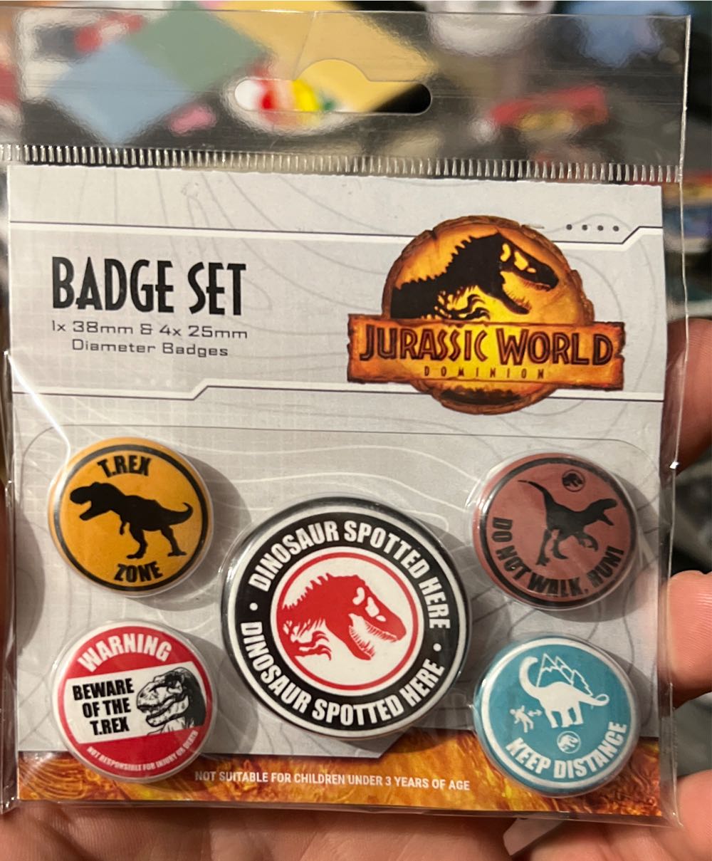Jurassic World Button Badge Set New Official Merchandise World: Dominion  pin collectible [Barcode 5050293807454] - Main Image 2
