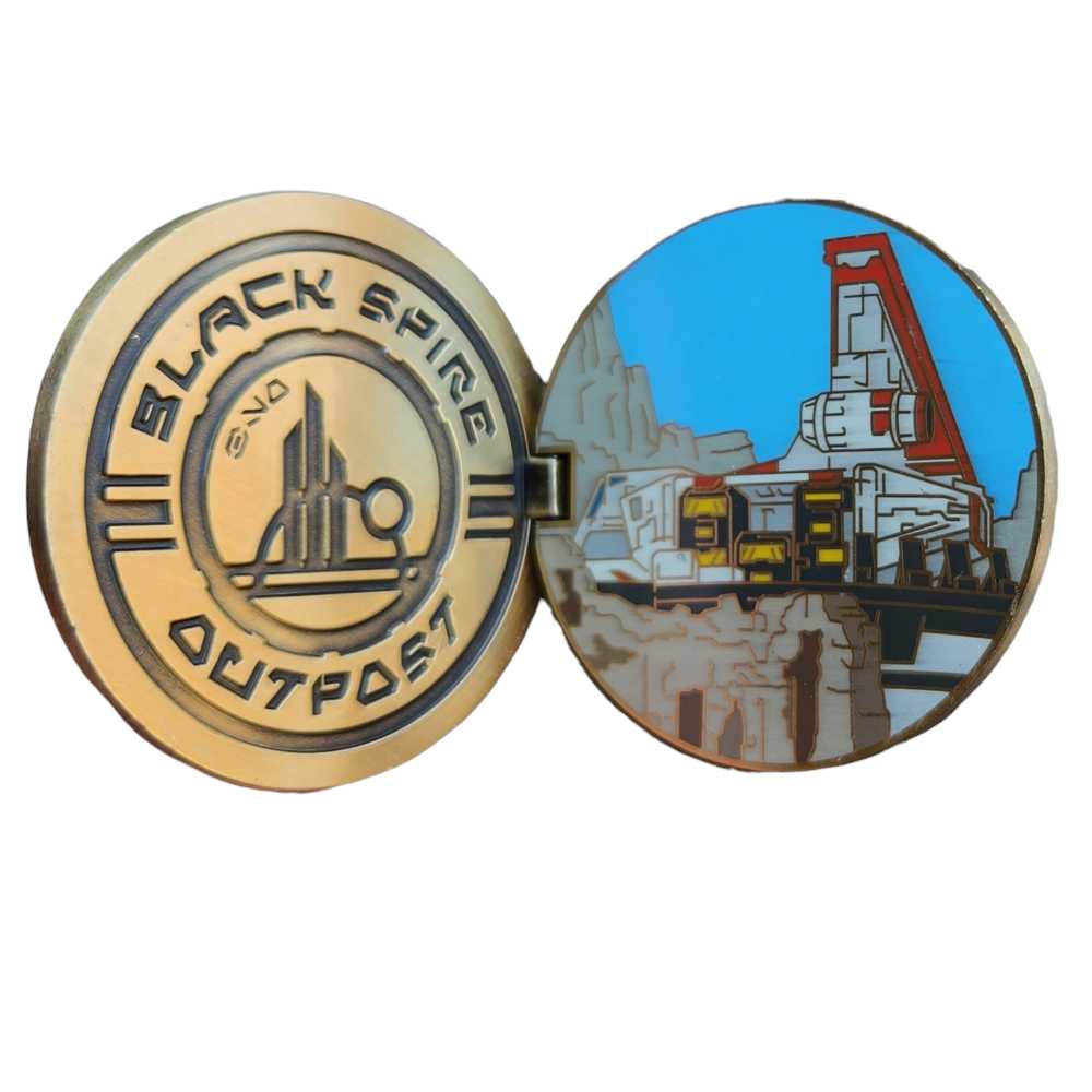 Galaxy’s Edge Black Spire Outpost - Docking Bay 7 - Star Wars - Hinged pin collectible [Barcode 400954121873] - Main Image 2