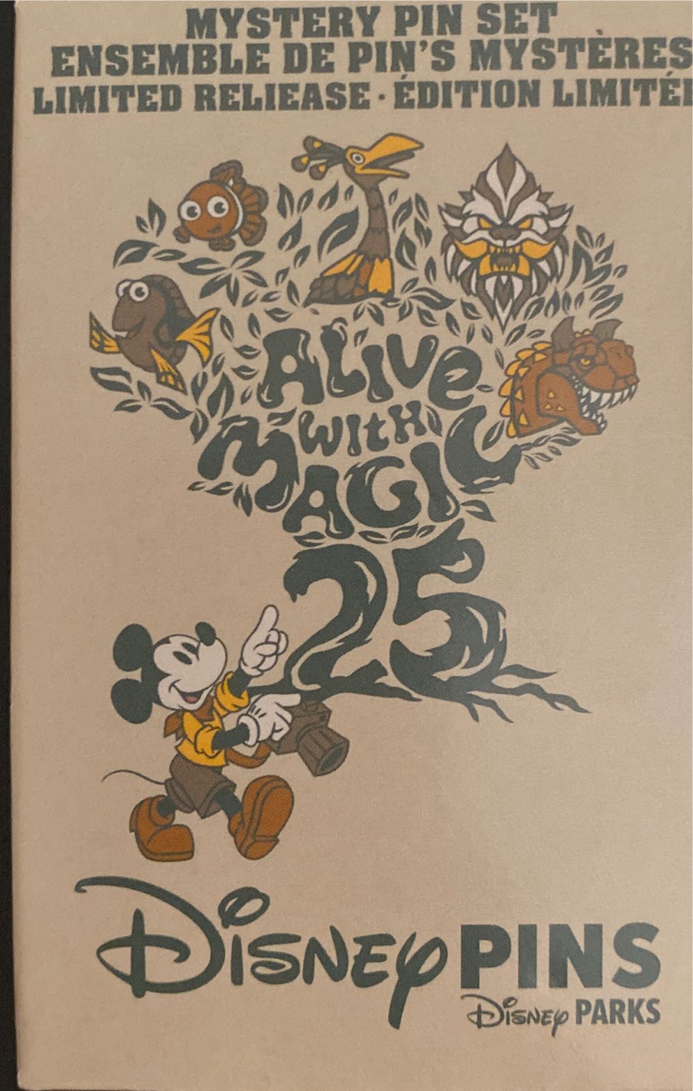 Animal Kingdom 25th Alive With Magic- Giraffe  pin collectible - Main Image 2