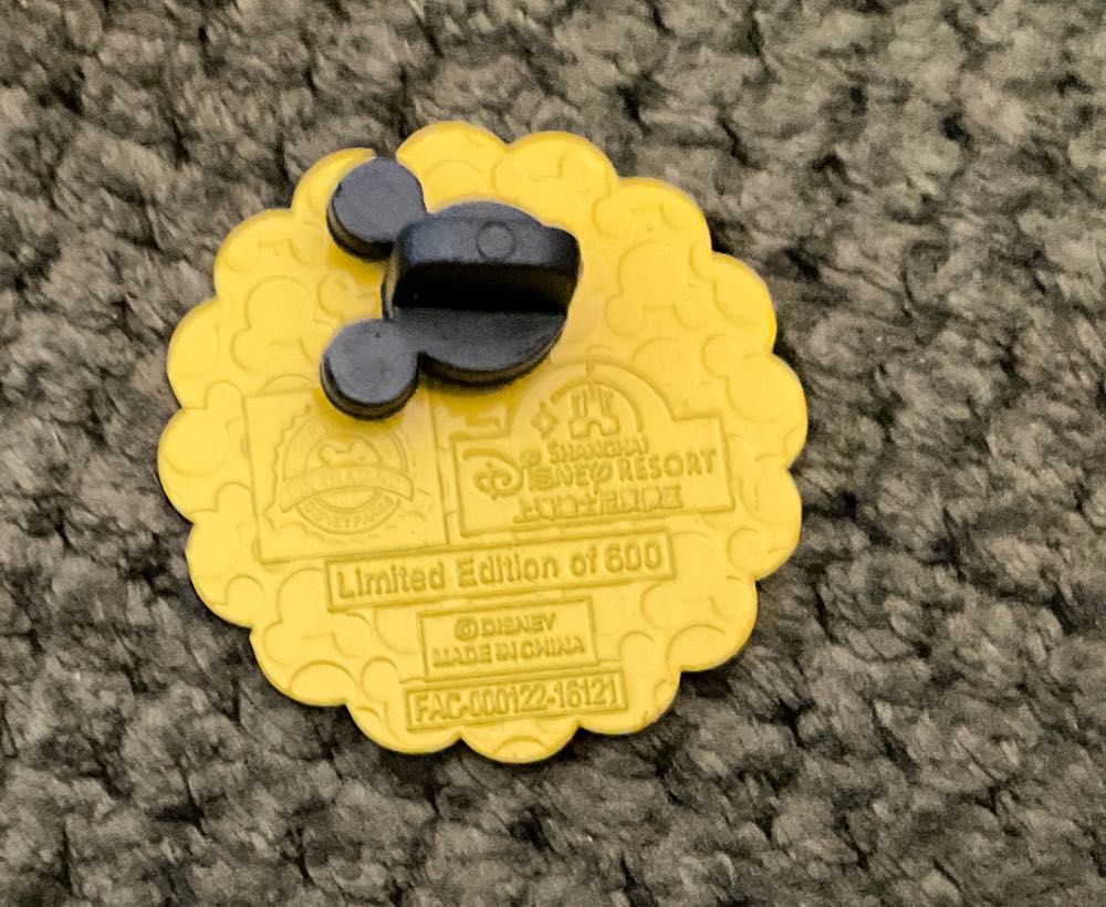 Character Plates - Rabbit  pin collectible - Main Image 2