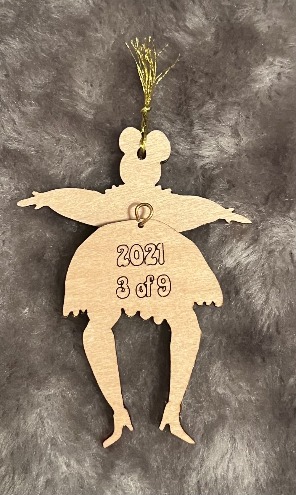 Lou Clarke - Nine Ladies Dancing - Ornament pin collectible - Main Image 3