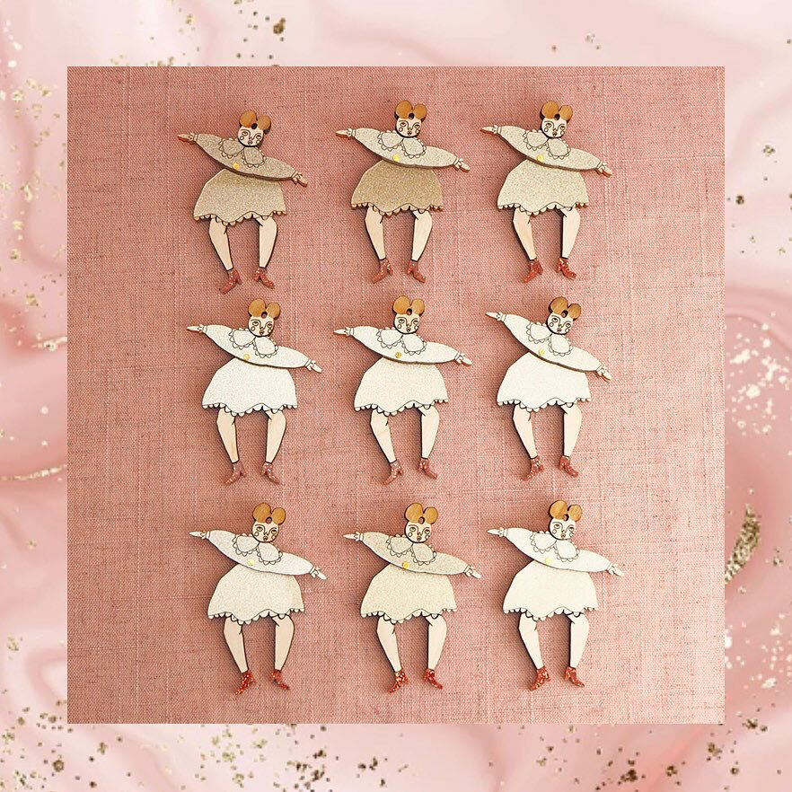 Lou Clarke - Nine Ladies Dancing - Ornament pin collectible - Main Image 4