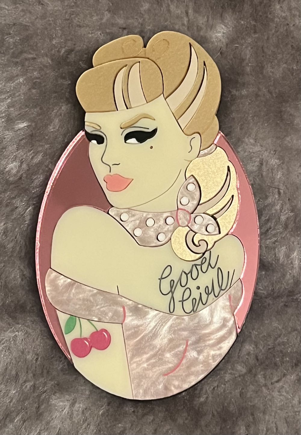 TMOMJ - Pretty in Pink - Brooch pin collectible - Main Image 2