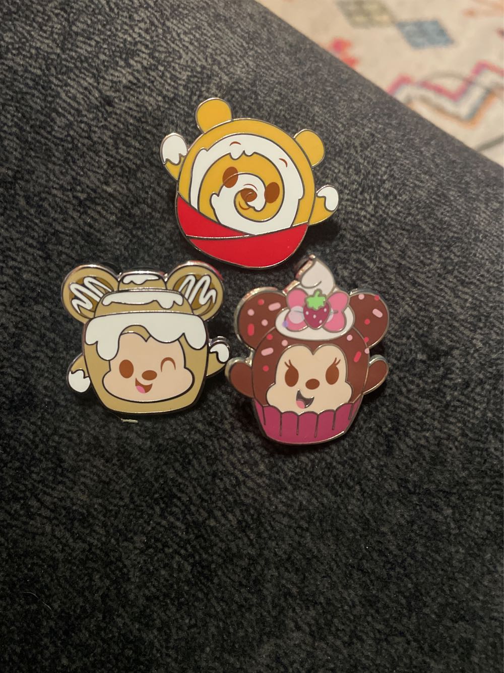 Disney Munchlings Pins  pin collectible - Main Image 2