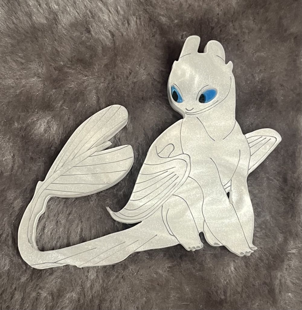 Just Dandy - Light Fury Dragon - Brooch pin collectible - Main Image 2
