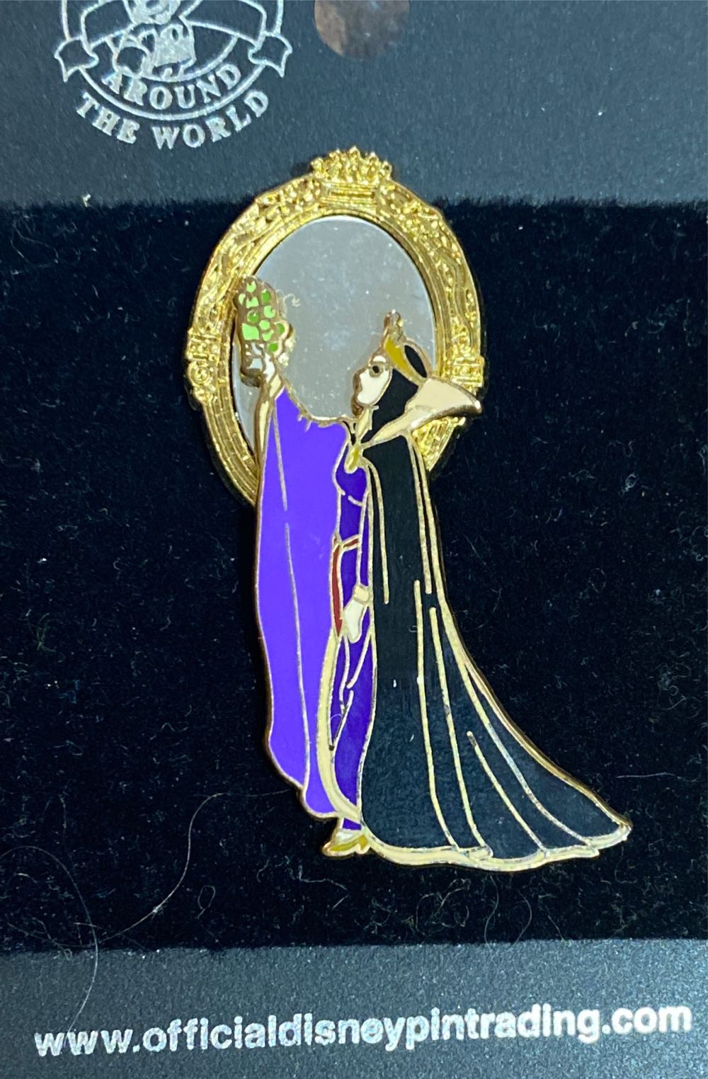 Brooch the Subject - Meowy Catmas Tree