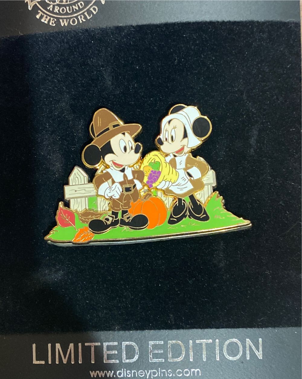 Universal Mini Chibi Marvel Pin Set Wolverine Spider Man Capt. America Hulk