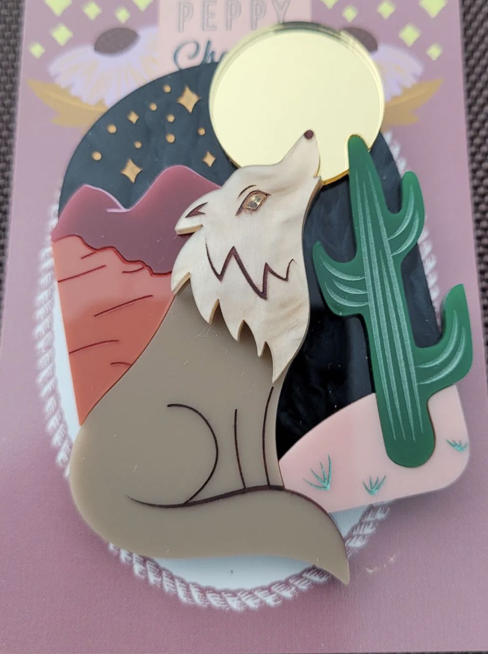 Peppy Chapette - Coyote Calling the Moon - Brooch pin collectible - Main Image 1