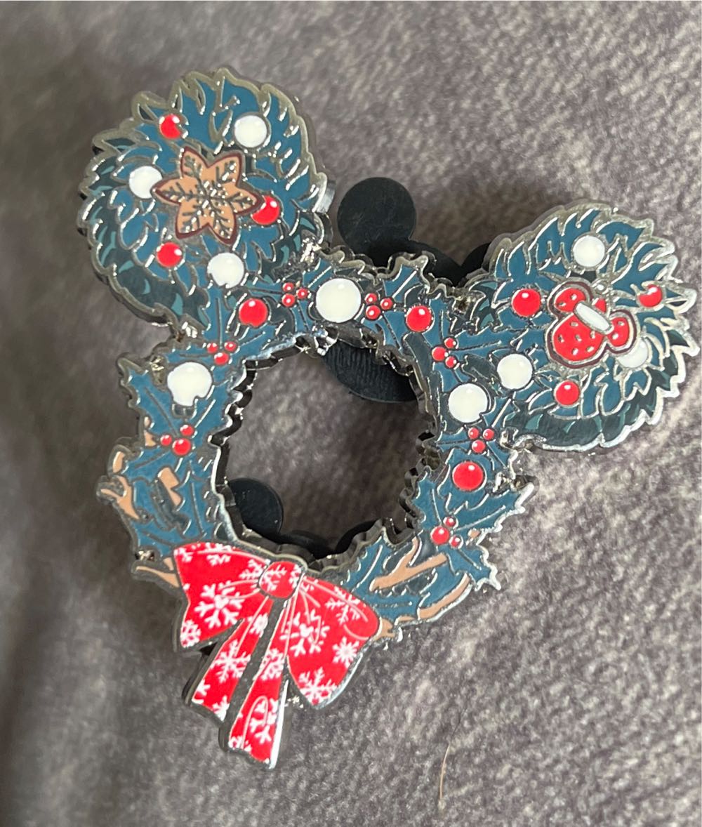 Pinocchio - Figaro In Leaves