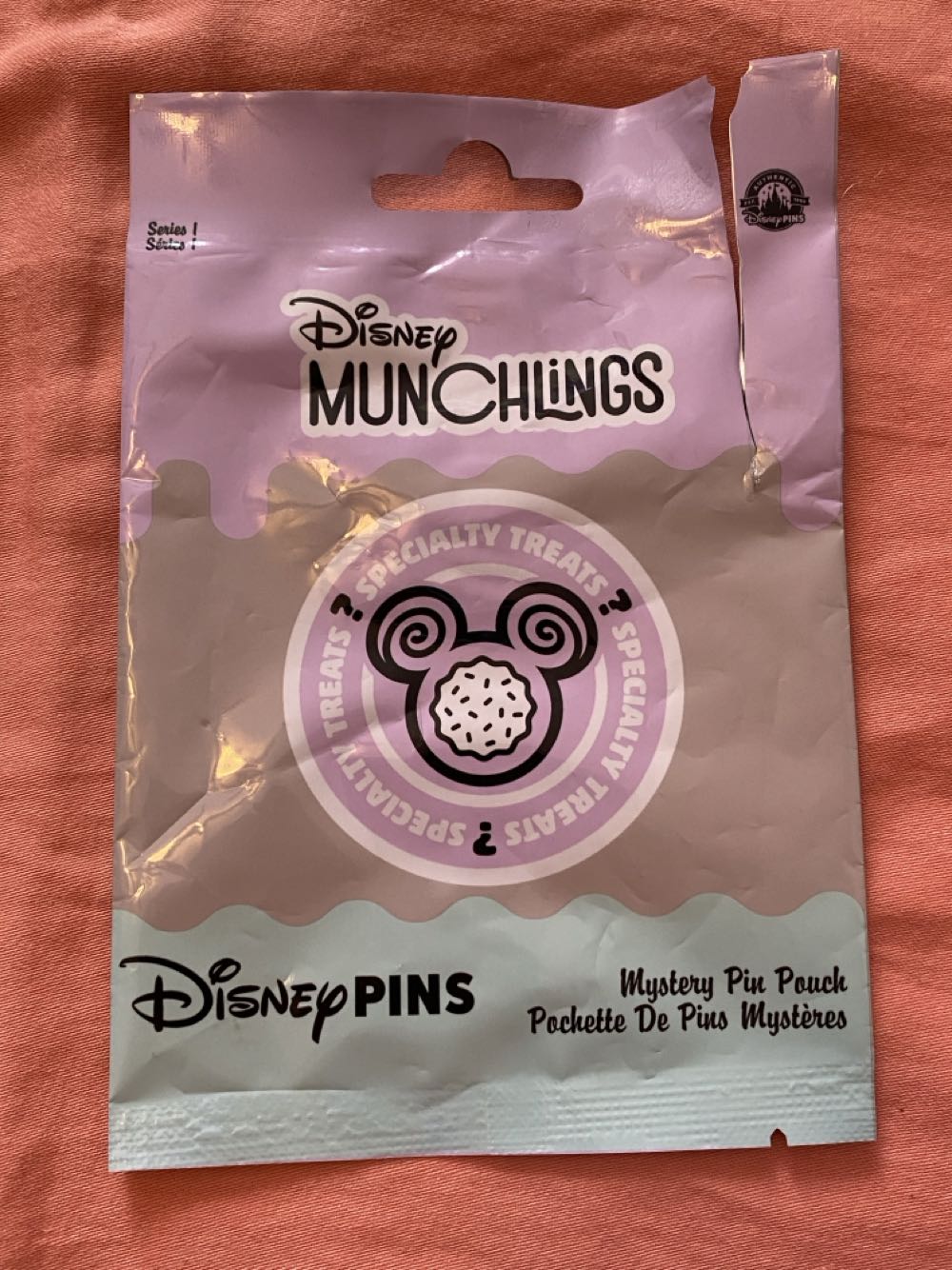 Munchlings Series 1  pin collectible [Barcode 400952618344] - Main Image 3