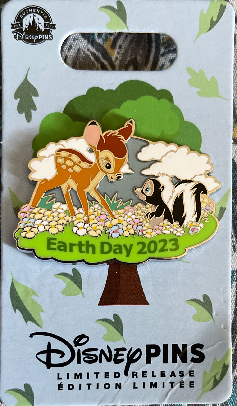 Bambi/Flower - Earth Day 2023  pin collectible [Barcode 400956623603] - Main Image 2