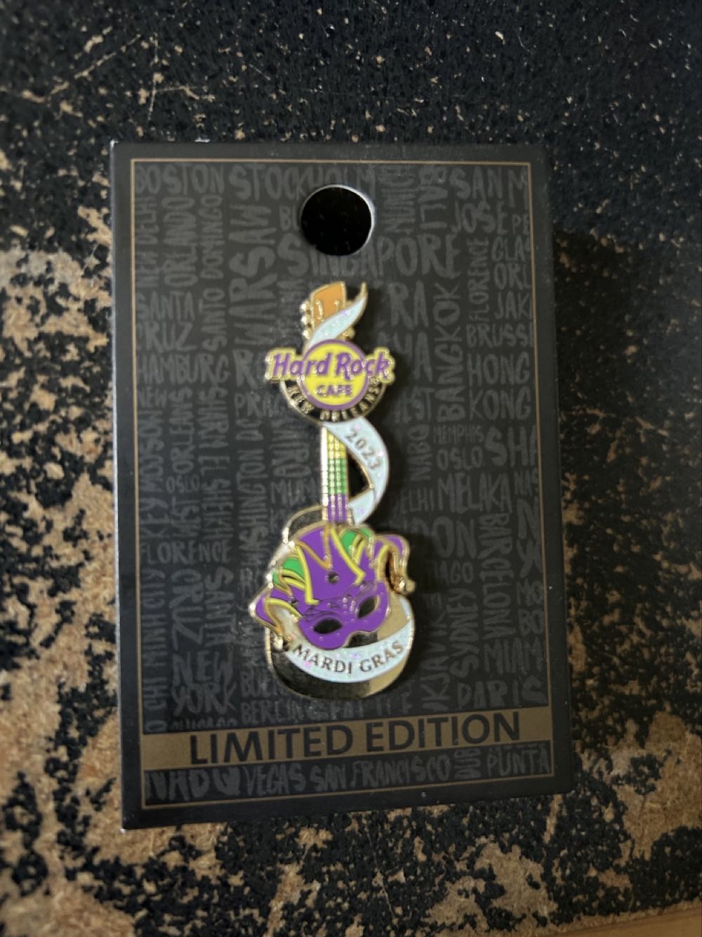 HRC: New Orleans 2023 Mardi Gras Guitar - Commemerative Pin pin collectible [Barcode 886676566596] - Main Image 4