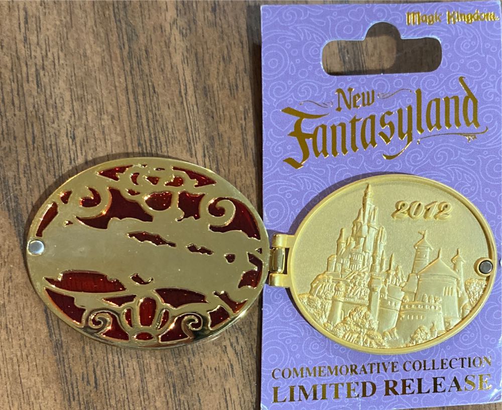 New Fantasyland 2012  pin collectible - Main Image 2
