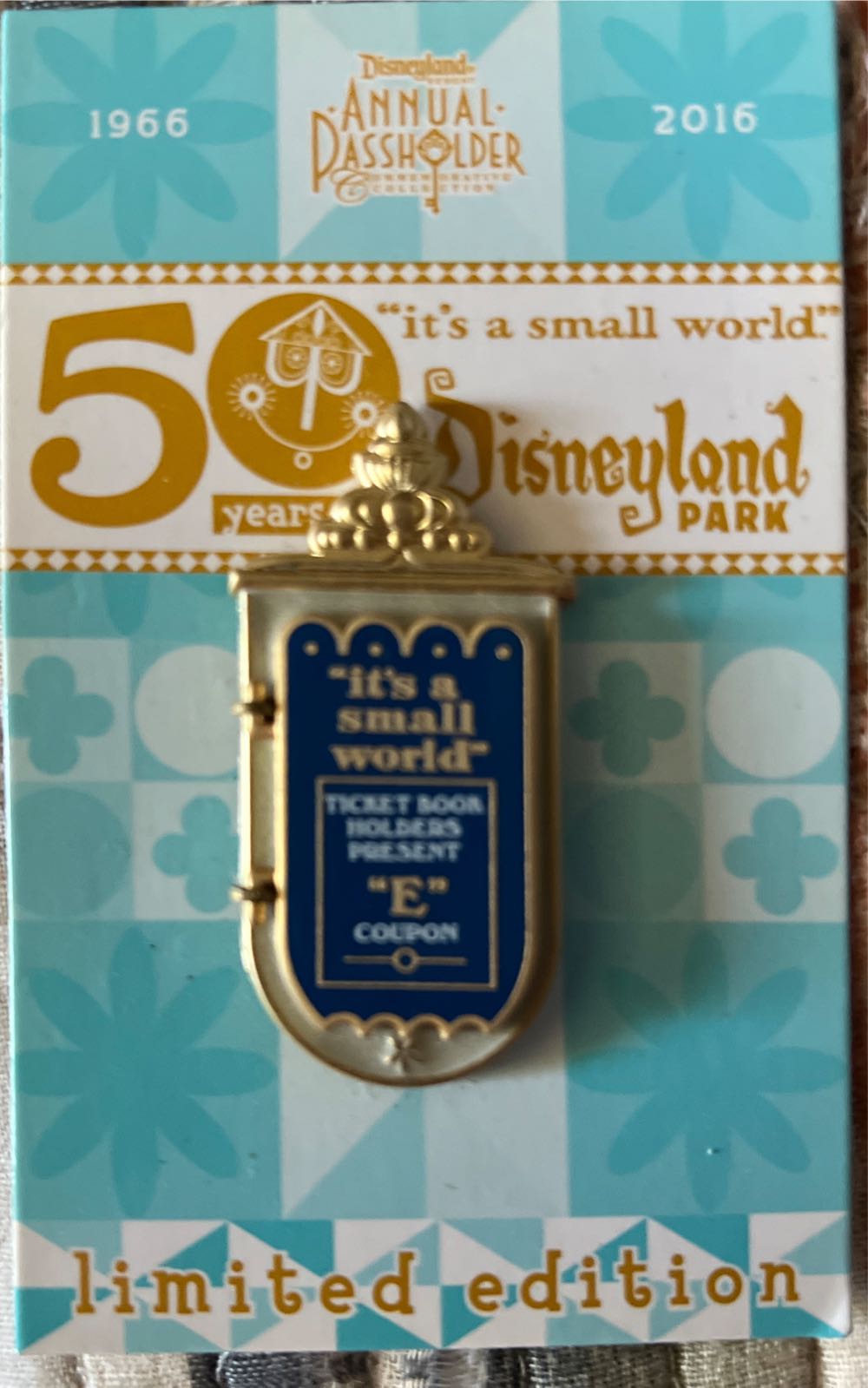 Vienna For  pin collectible [Barcode 400000392424] - Main Image 2