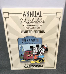 NCAA Final Four 2001 Championship Twin Cities March 31 - April 2 Blue Basketball