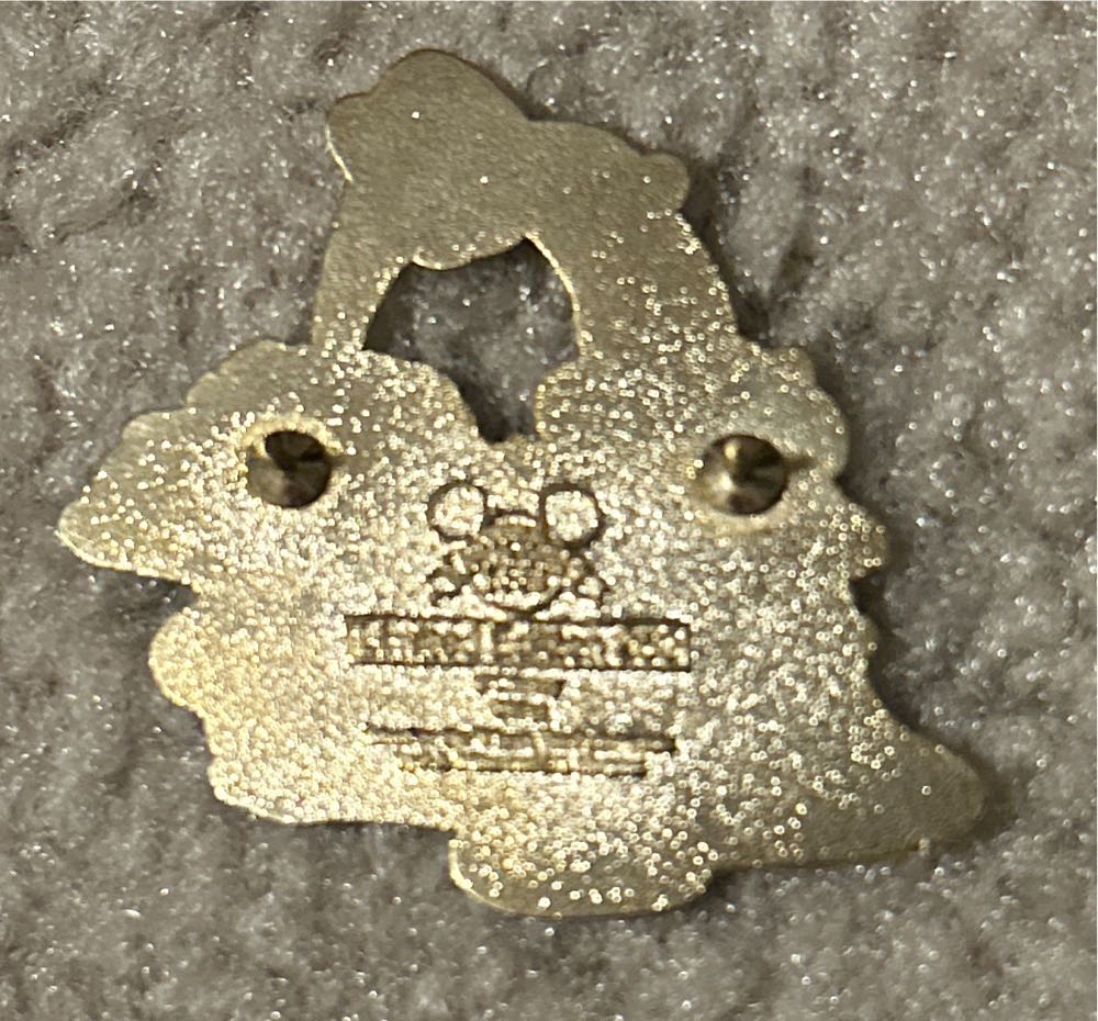 Winnie The Pooh And Tigger Lazy Days  - Limited Edition pin collectible - Main Image 2