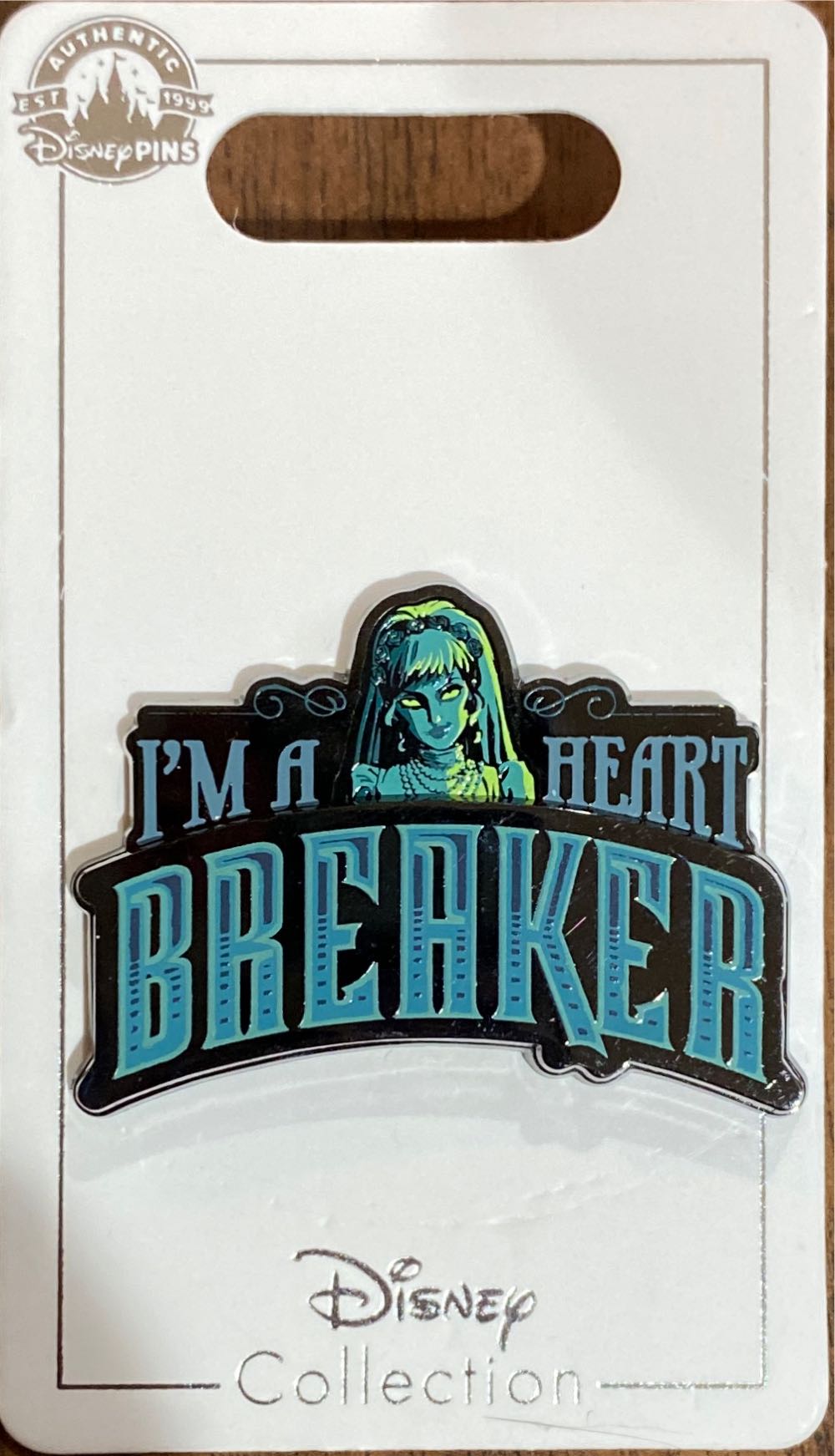 Star Trek: Voyager Badge And Pin Set