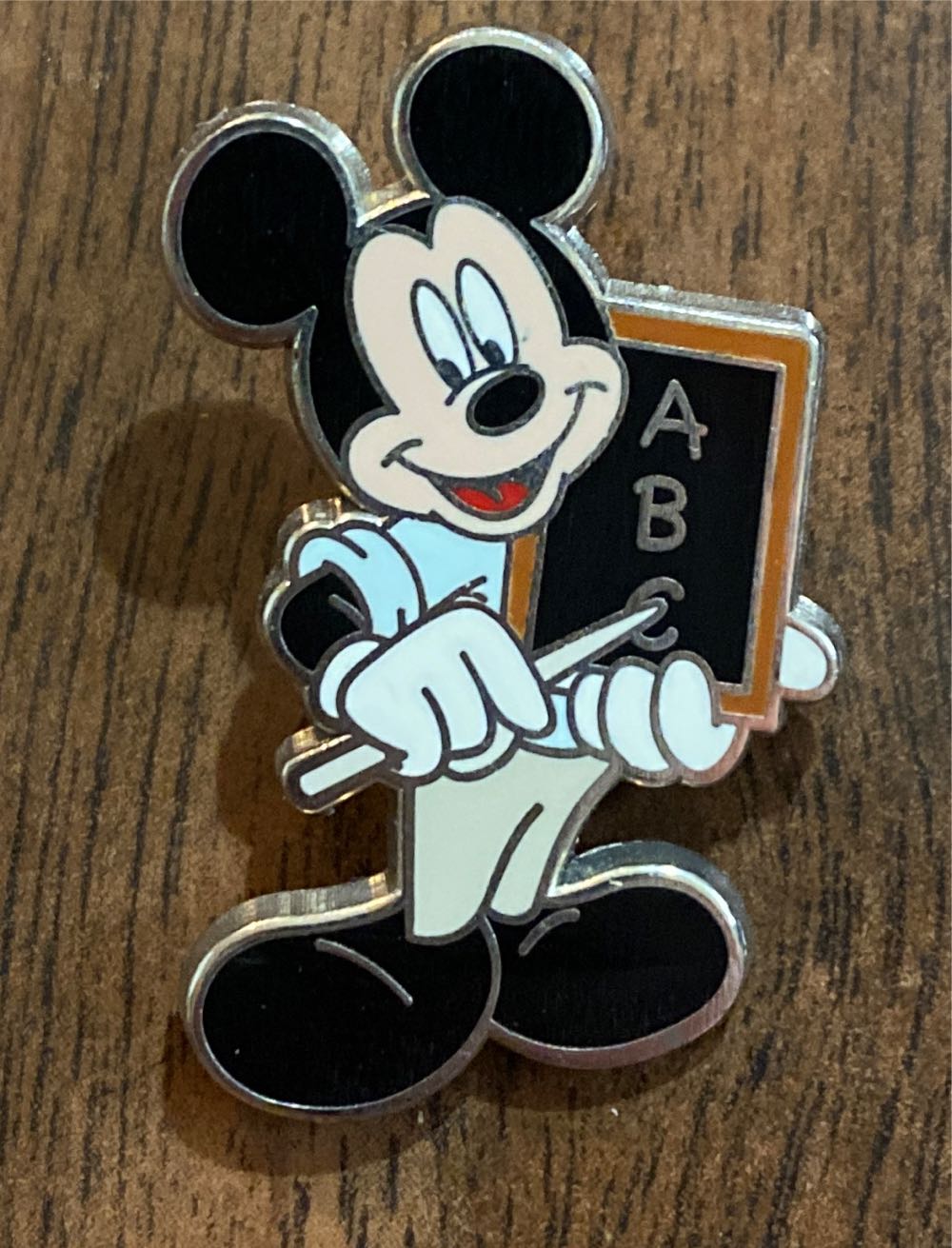 D&B Classic Ice Button Pin Set 1