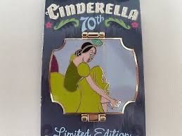 2022 - EPCOT International Food & Wine Festival 2022 - Minnie Mouse