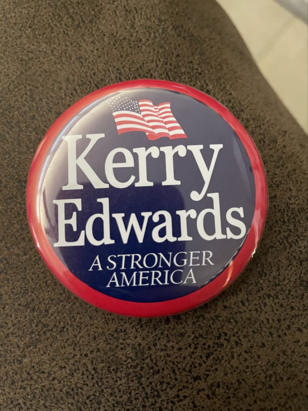 Kerry Edwards  pin collectible - Main Image 2