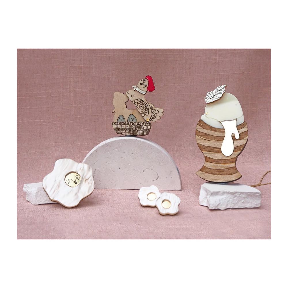 Lou Clarke - Six Geese-a-Laying - Brooch pin collectible - Main Image 3