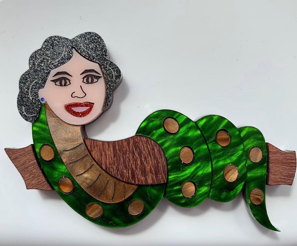 Switchblade Maid - Serpentina - Brooch pin collectible - Main Image 1
