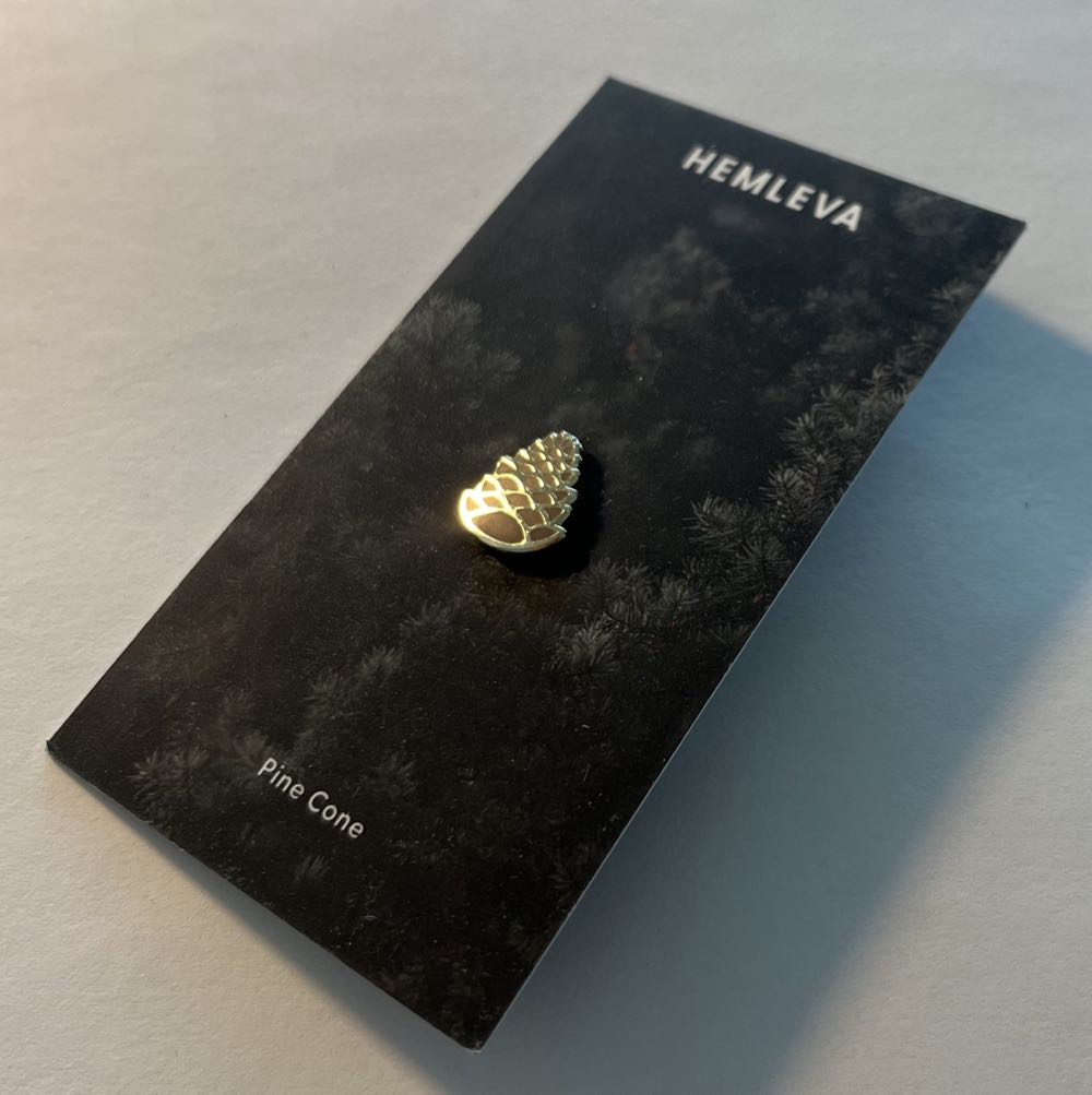Acorn  pin collectible - Main Image 2