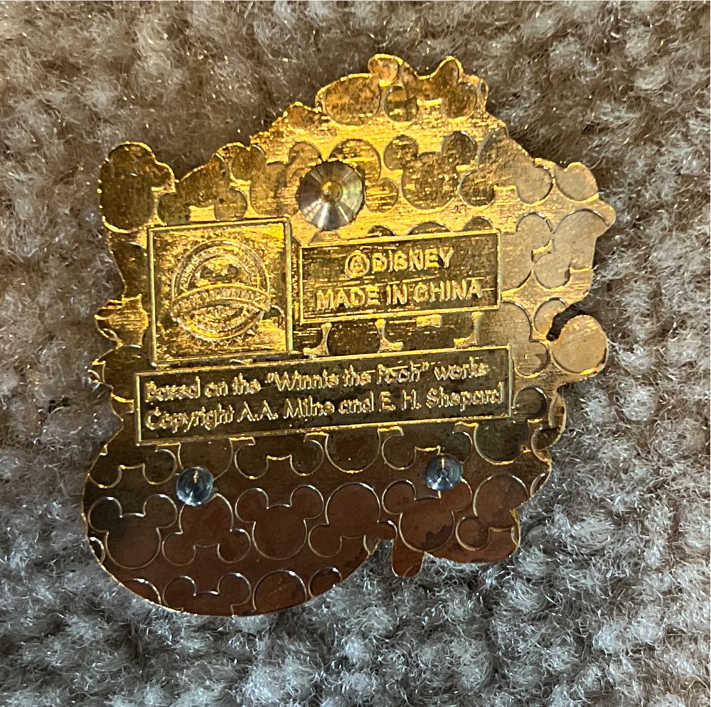 Winnie The Pooh - The Many Adventures Of Winnie The Pooh  pin collectible - Main Image 2
