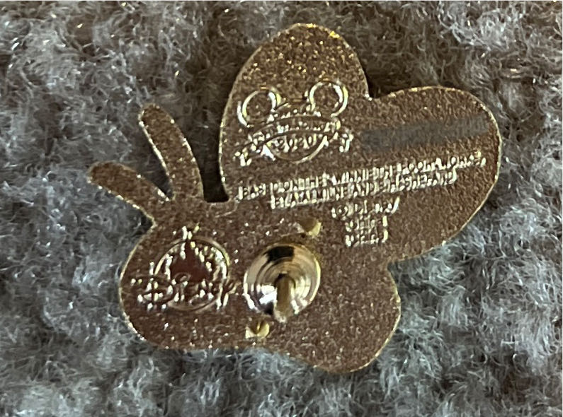 Winnie The Pooh - Bee  pin collectible - Main Image 2