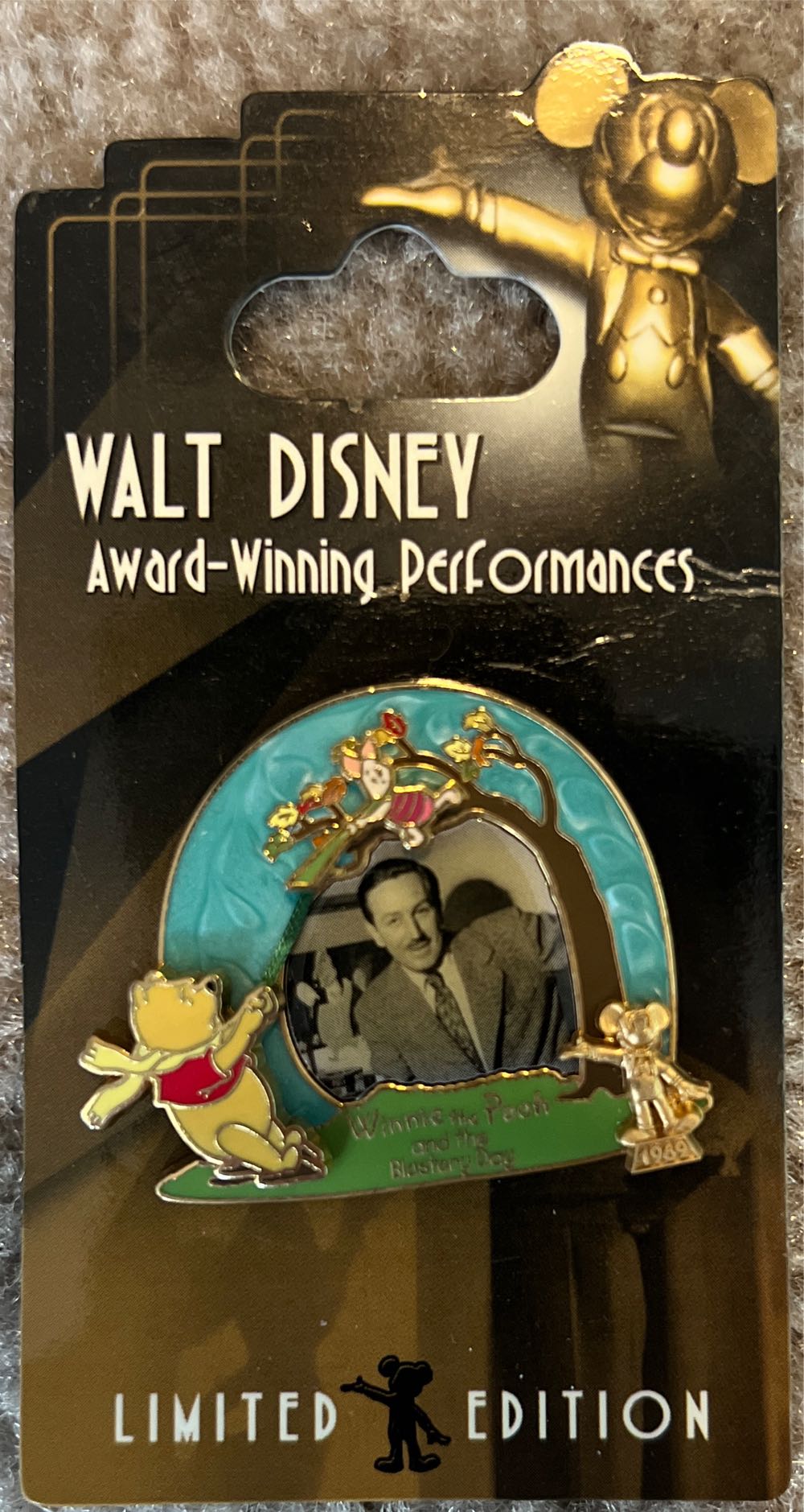 Donald Duck 20 Years Pin Trading Limited Edition Pin