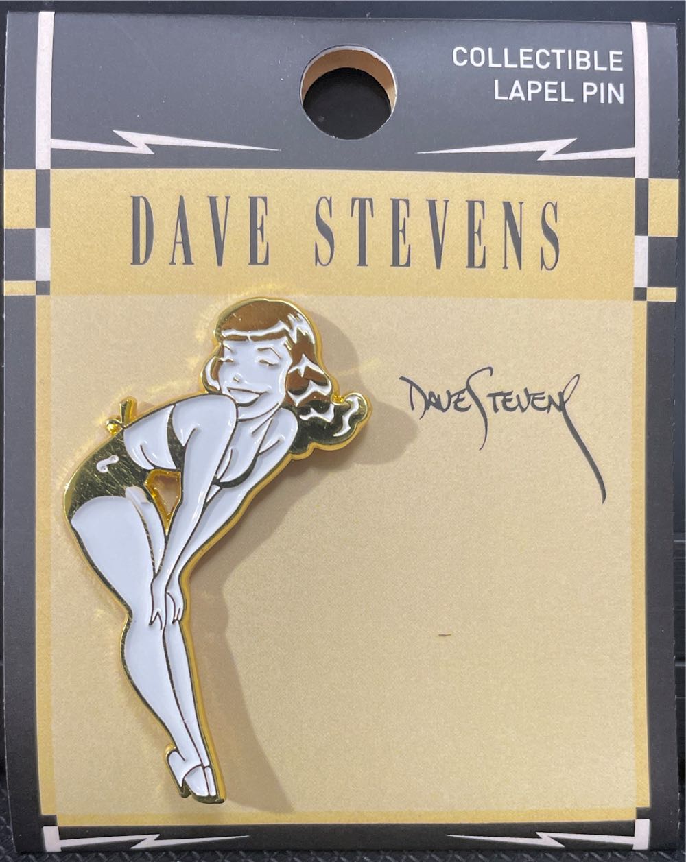 “Betty” SDCC ‘23 Exclusive 151/200 - San Diego Comic-Con Exclusive pin collectible - Main Image 2