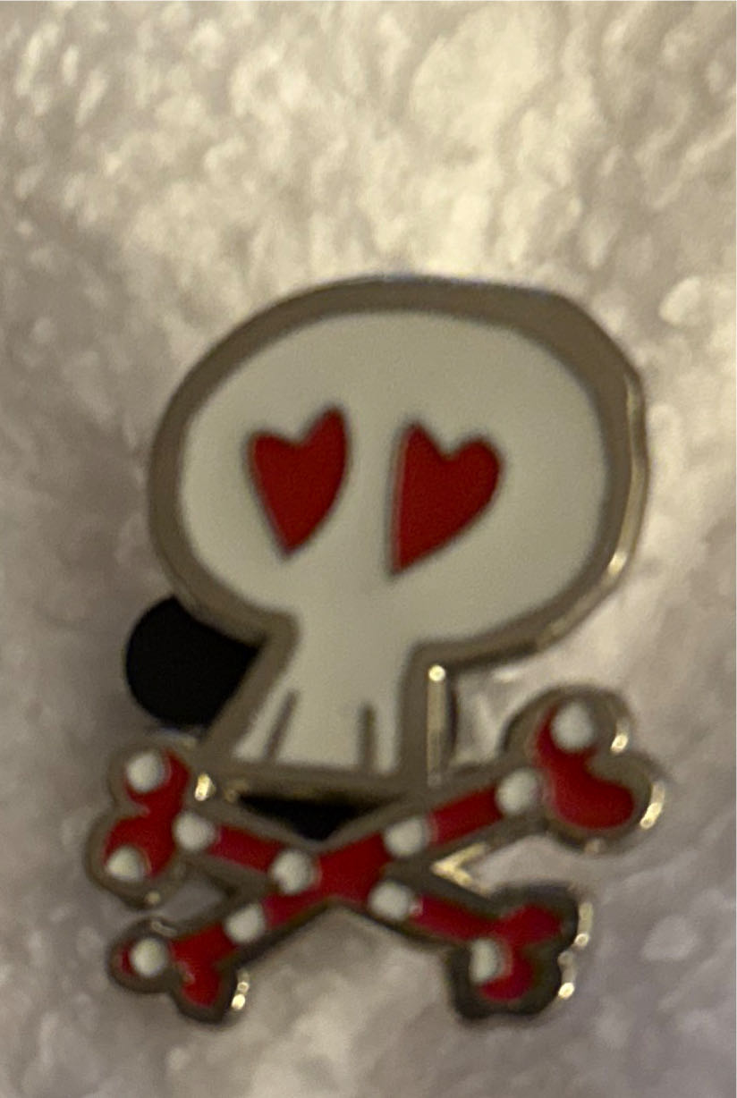 #Character Crossbones  pin collectible - Main Image 4