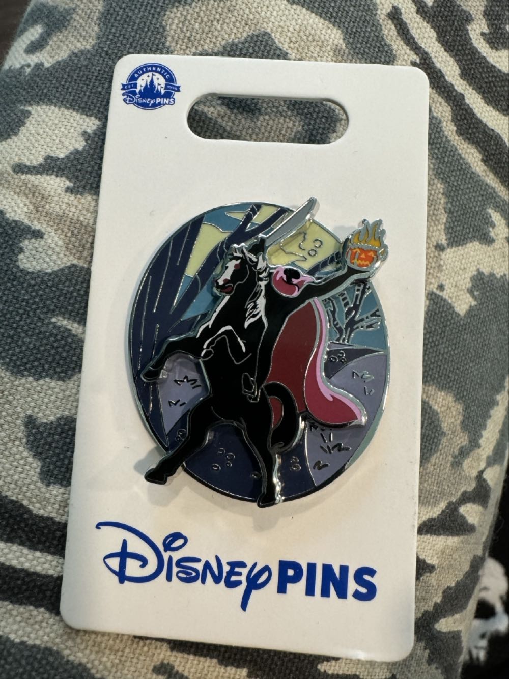 Headless Horseman Of The Legend Of Sleepy Hollow  pin collectible [Barcode 400957618394] - Main Image 2