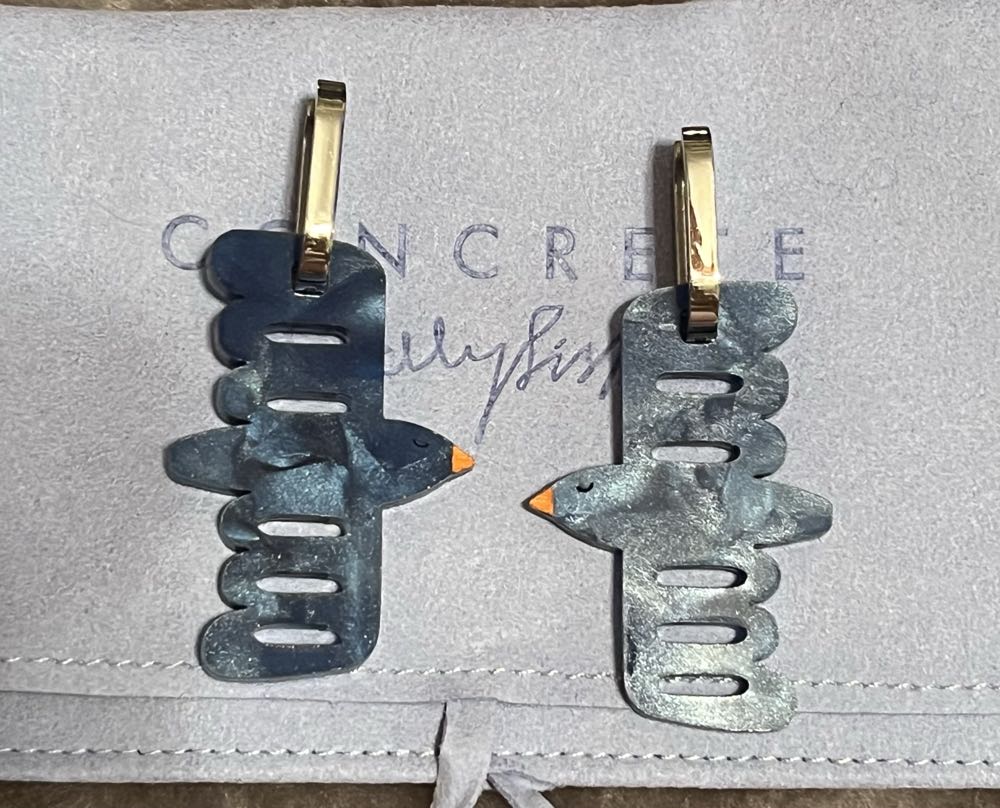 Concrete Jellyfish - Gliding (Gold Mirror) - Earrings pin collectible - Main Image 4