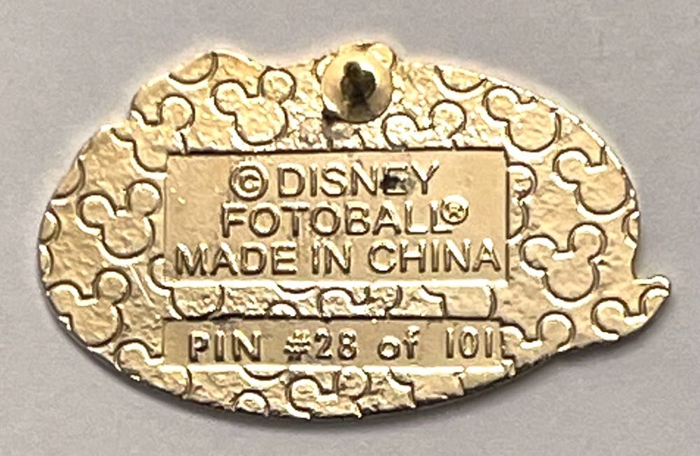 1999 - Countdown to the Millennium Series - #28 - The Fox and the Hound 1981 - Common pin collectible - Main Image 2