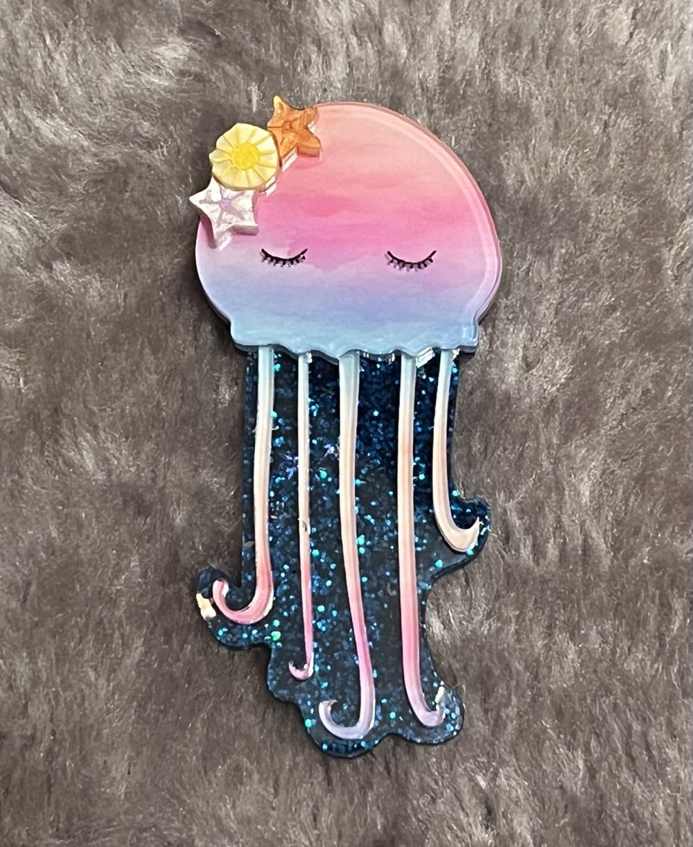 Wintersheart - Maxie the Jellyfish - Brooch pin collectible - Main Image 3