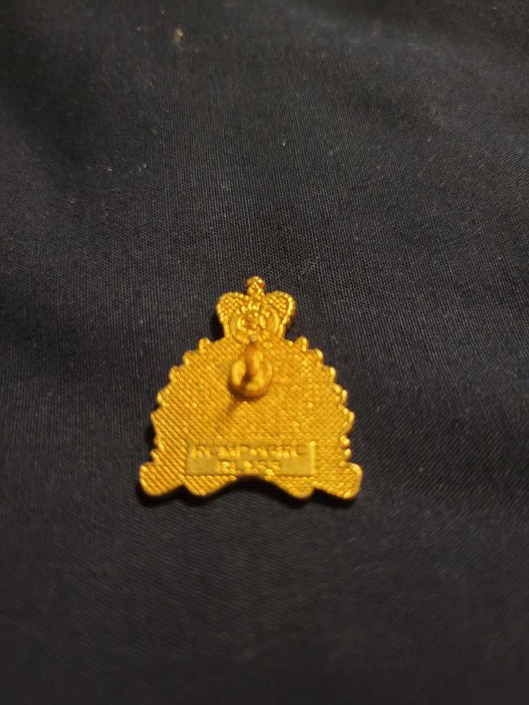 Rcmp  pin collectible - Main Image 2