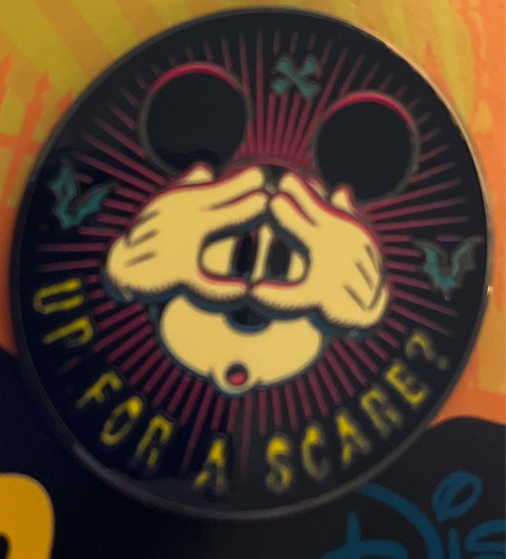 Happy Halloween  pin collectible [Barcode 400959019441] - Main Image 3