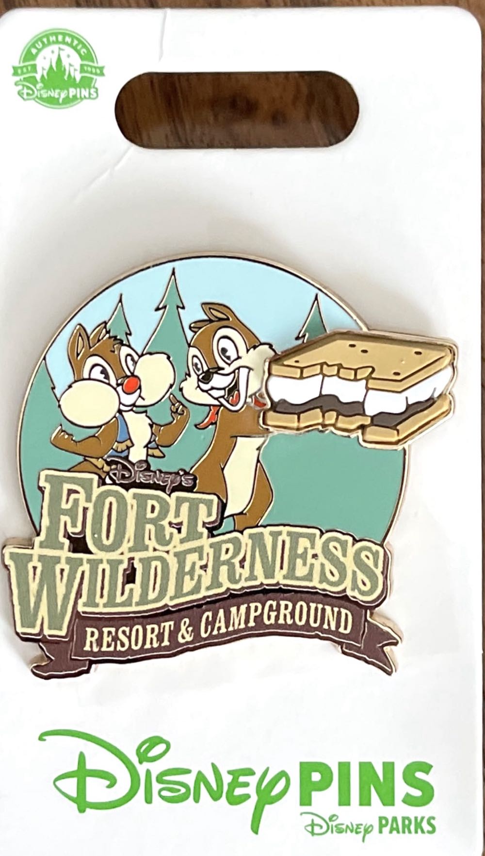 Resorts - Disney’s Fort Wilderness Resort & Campground - Chip and Dale Eating A S’more - Common pin collectible [Barcode 400959019496] - Main Image 2