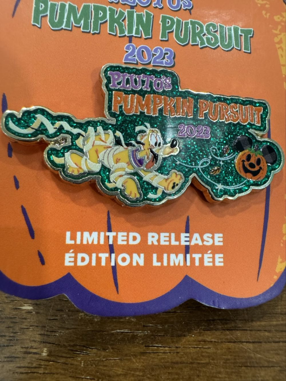 2023 Halloween Pluto’s Pumpkin Pursuit  pin collectible [Barcode 400959518395] - Main Image 2