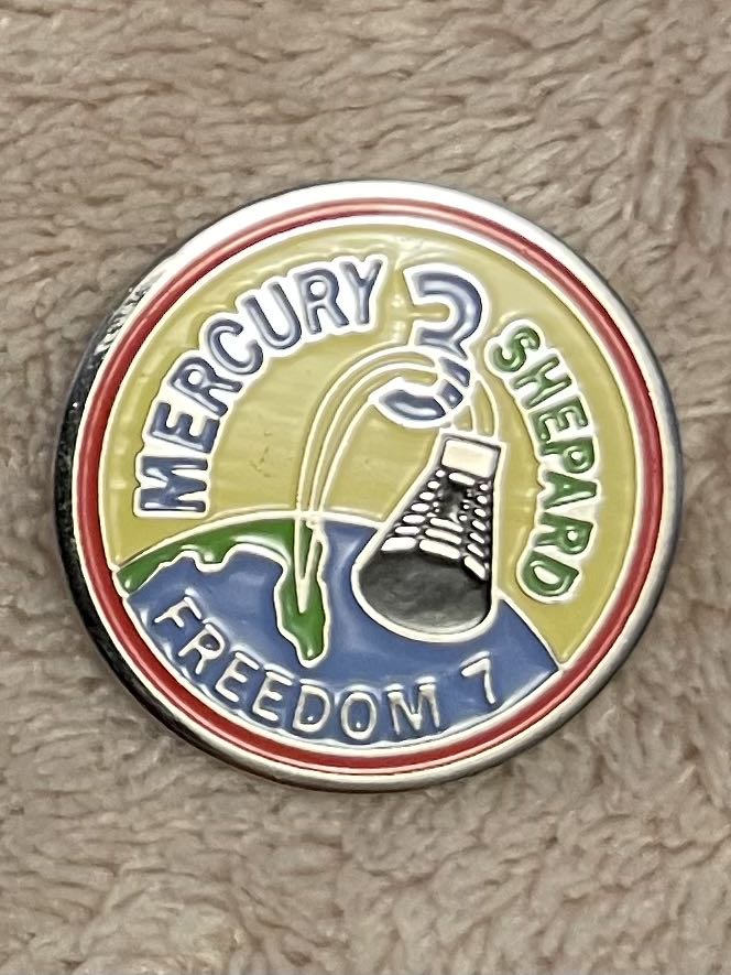 D&B Snow Gem Dragon Button Pin Set 2