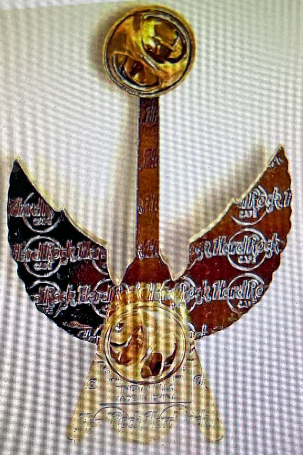 HRC: Philadelpgia Bald Eagle Guitar - Guitar Pin pin collectible - Main Image 2