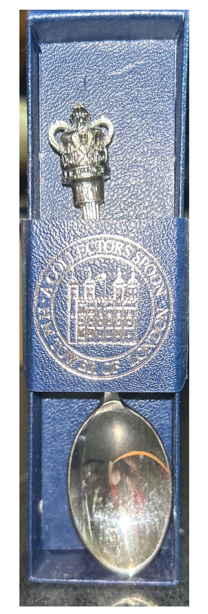 Destination: London England - Lapel Pin pin collectible - Main Image 3