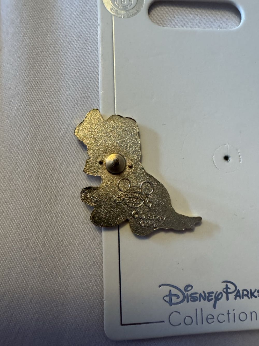 Disney Lady And The Tramp Scamp Pin Badge Original Package  pin collectible [Barcode 400004440763] - Main Image 2