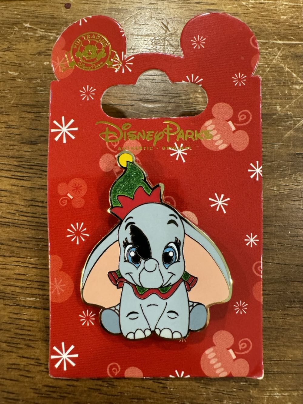Dumbo In Christmas Hat  pin collectible [Barcode 400020386212] - Main Image 2