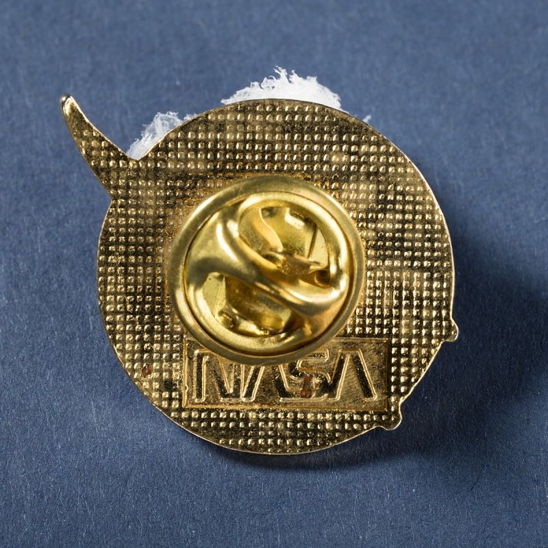 Destination: NASA, Kennedy Space Center, FL - Lapel Pin pin collectible - Main Image 4