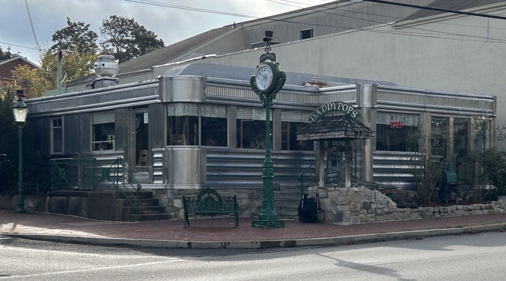 Destination: Hatboro, PA  pin collectible - Main Image 4