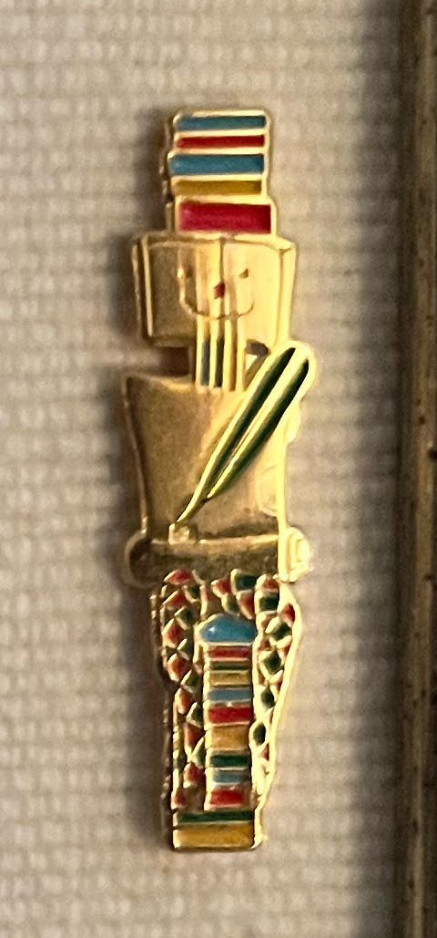 Disney Parks Hocus Pocus 30th Sanderson Sisters Sculpted Pin New With Card